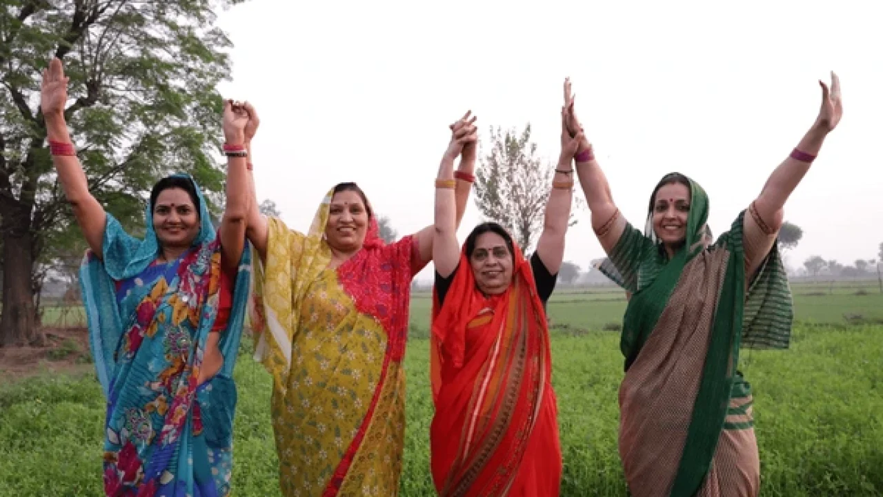 group-rural-indian-hindu-women-600nw-2437739121